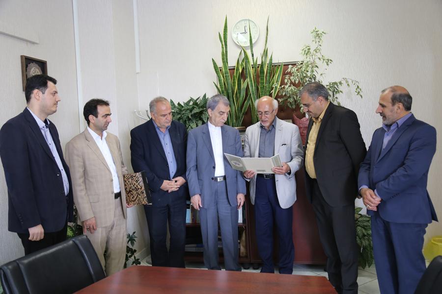 طی حکمی از رئیس دانشگاه، اکبر آخوندی به سمت مدیر عامل بنیادخیرین دانشگاه علامه طباطبائی منصوب شد